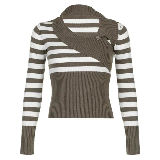 Gestreifter Strickpullover mit Einzelknopf und V-Ausschnitt