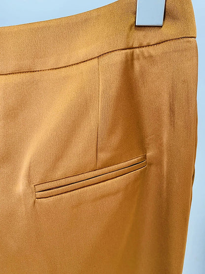 Merche Satin Luxuriöses Set, perfekt für jede Veranstaltung mit einem seidigen Finish.