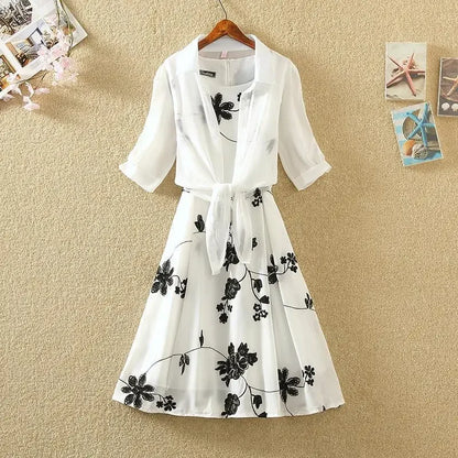 Zweiteiler-Kleid mit Blumenstickerei