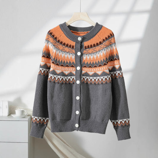 Damen Strickjacke mit aufwendigen geometrischen Mustern und nachhaltigem Material Merchesia