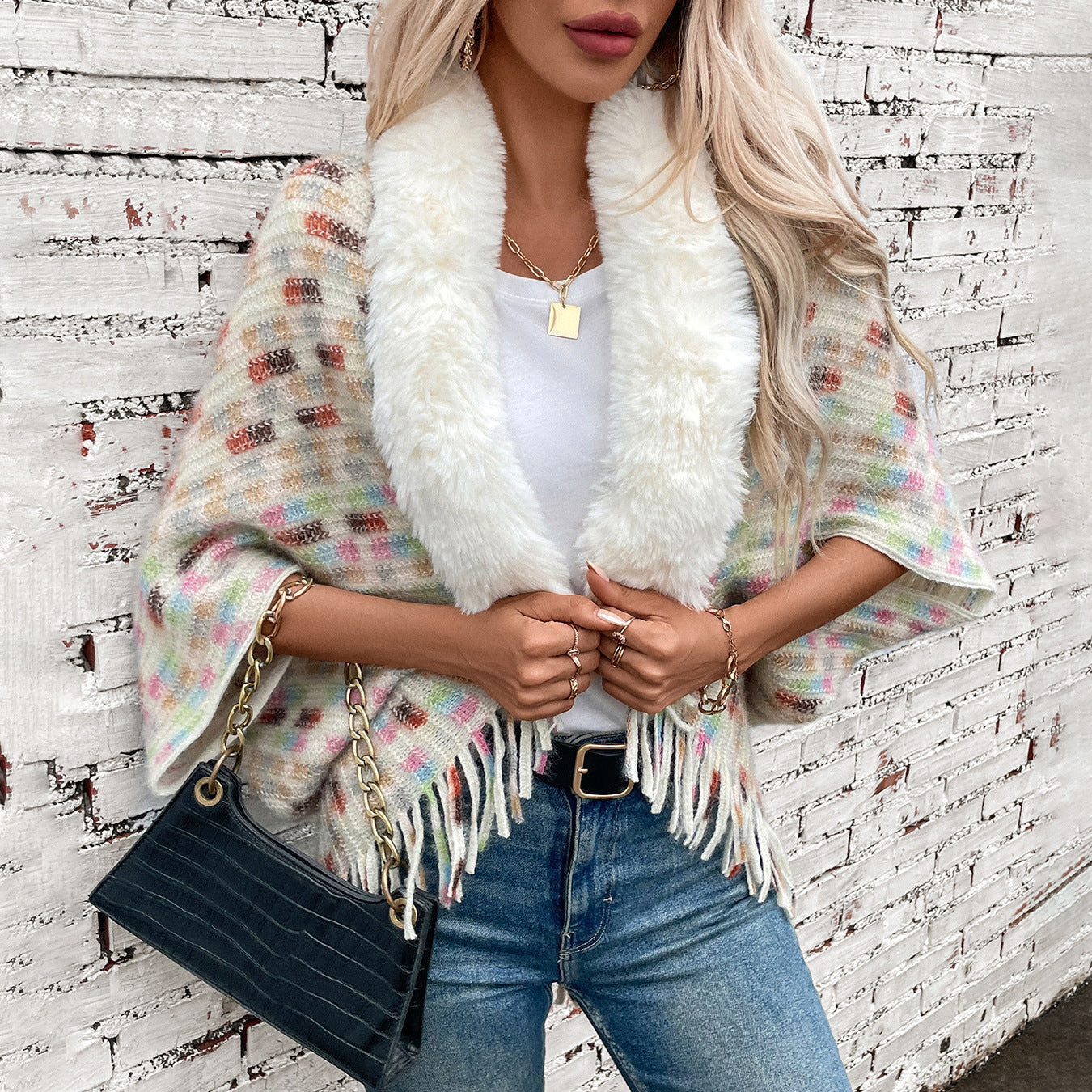 Damen eleganter Poncho mit luxuriösem Kunstfellkragen und Fransen Merchesia