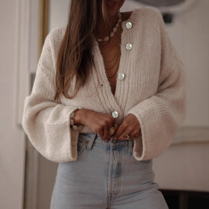 Damen kuschelige Strickjacke mit oversized Ärmeln und eleganten Perlenknöpfen Merchesia