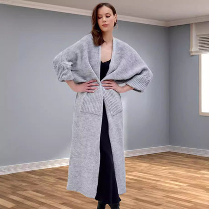 Damen Grobstrickmantel mit praktischen Taschen und elegantem V-Ausschnitt Merchesia