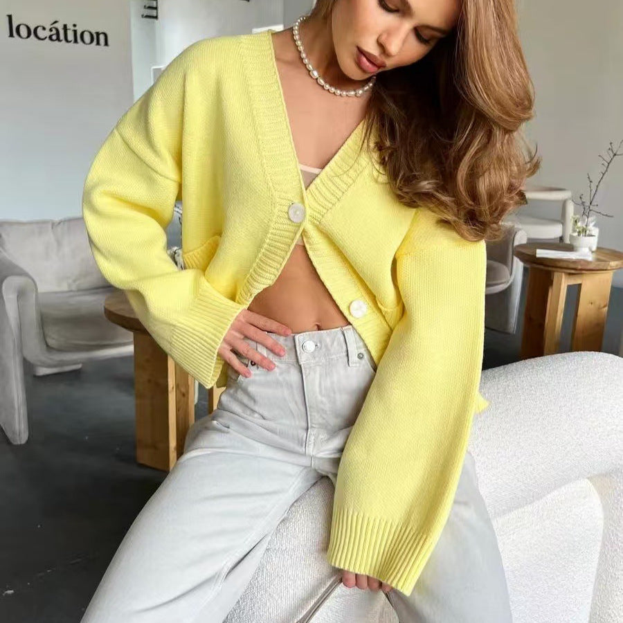 Damen Gemütlicher Strickcardigan mit tiefem V-Ausschnitt und praktischen Taschen Merchesia