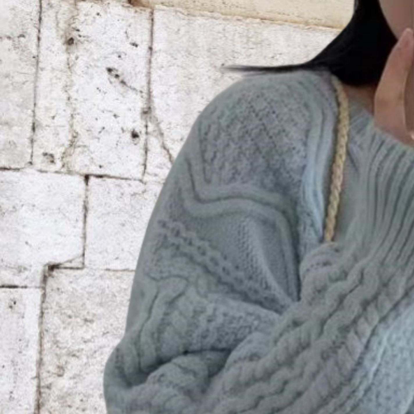 Damen Strickjacke im angesagten Zopfmuster und lässiger Silhouette Merchesia