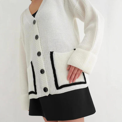 Damen Lässiger Strickcardigan mit tiefem V-Ausschnitt und praktischen Taschen Merchesia