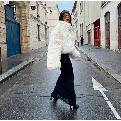 Damen Flauschige Kurzjacke mit voluminösen Ärmeln Merchesia