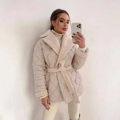 Damen gesteppte Winterjacke mit weichem Kragen und Gürtel Merchesia