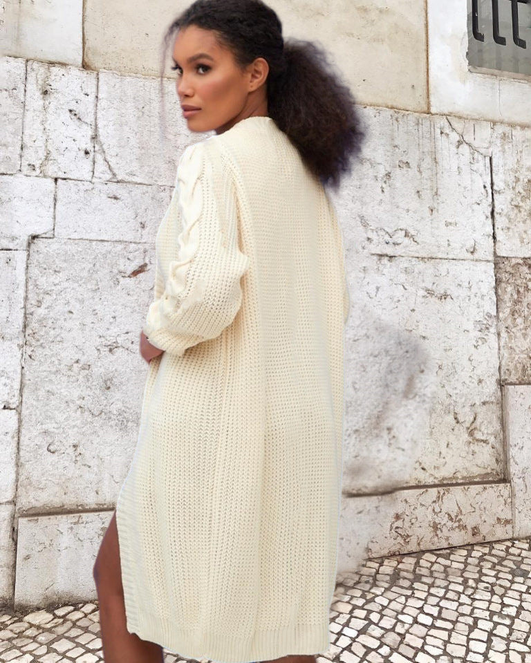 Damen Grobstrickmantel mit eleganten Zopfdetails und lässigem Schnitt Merchesia