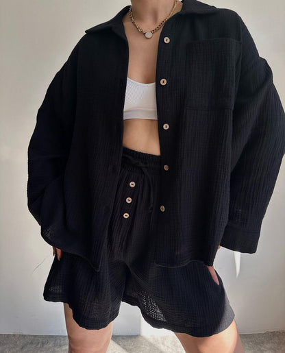 Damen lässige Overshirtjacke aus leichtem Material mit Holzknöpfen Merchesia