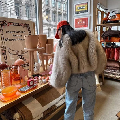 Damen Elegante und stilvolle Jacke aus Kunstfell Merchesia