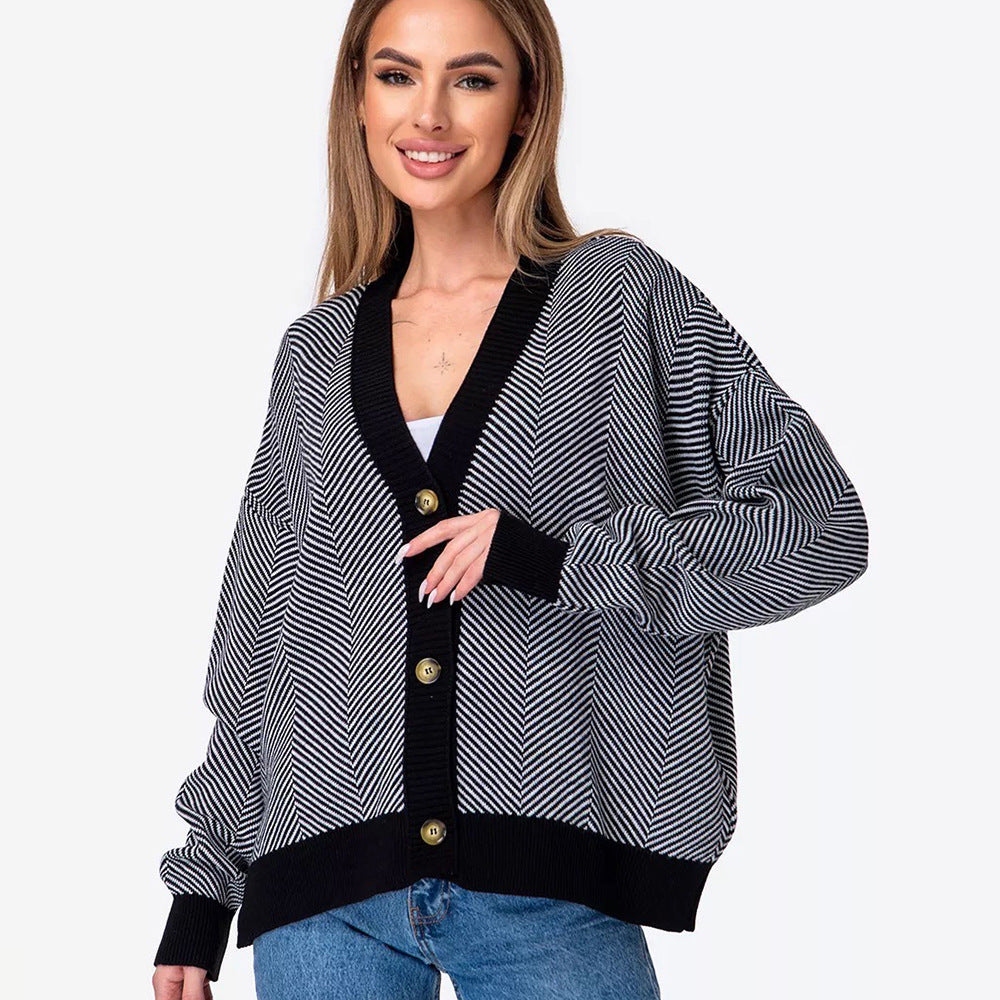 Damen Strickjacke mit Chevron-Muster und großen Knopfdetails Merchesia