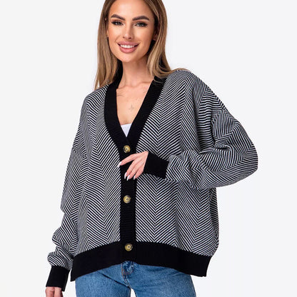 Damen Strickjacke mit Chevron-Muster und großen Knopfdetails Merchesia