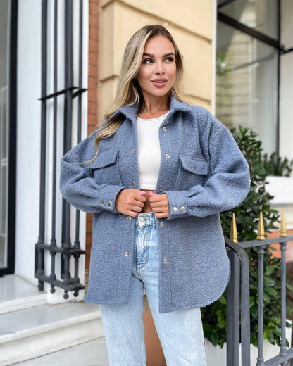 Damen Kuschelige Fleecejacke mit aufgesetzten Taschen und Knopfleiste Merchesia