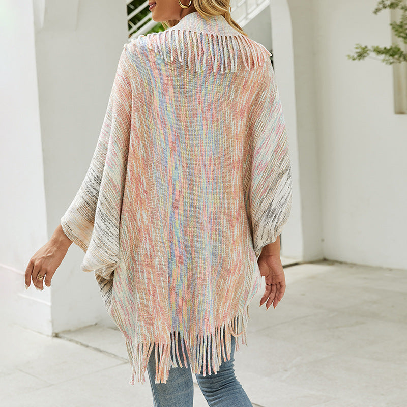 Damen modischer Poncho mit fransigem Saum und strukturiertem Design Merchesia