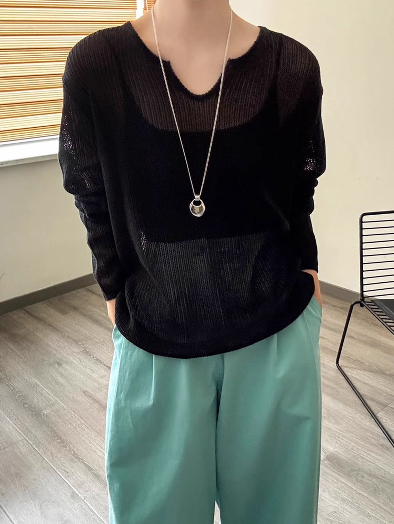 Damen luftiger Strickpullover mit V-Ausschnitt und lässigem Schnitt Merchesia