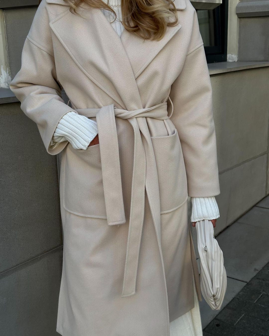 Damen Eleganter Übergangsmantel mit breitem Revers und Gürteldetail Merchesia