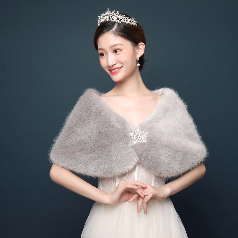 Damen eleganter und luxuriöser Umhang aus Kunstpelz Merchesia