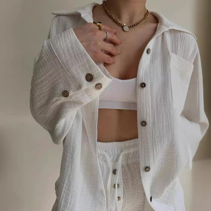 Damen lässige Overshirtjacke aus leichtem Material mit Holzknöpfen Merchesia