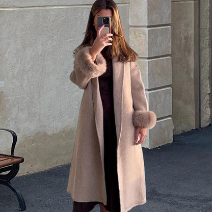 Damen eleganter, warmer Mantel mit luxuriösen Fellsärgen Merchesia