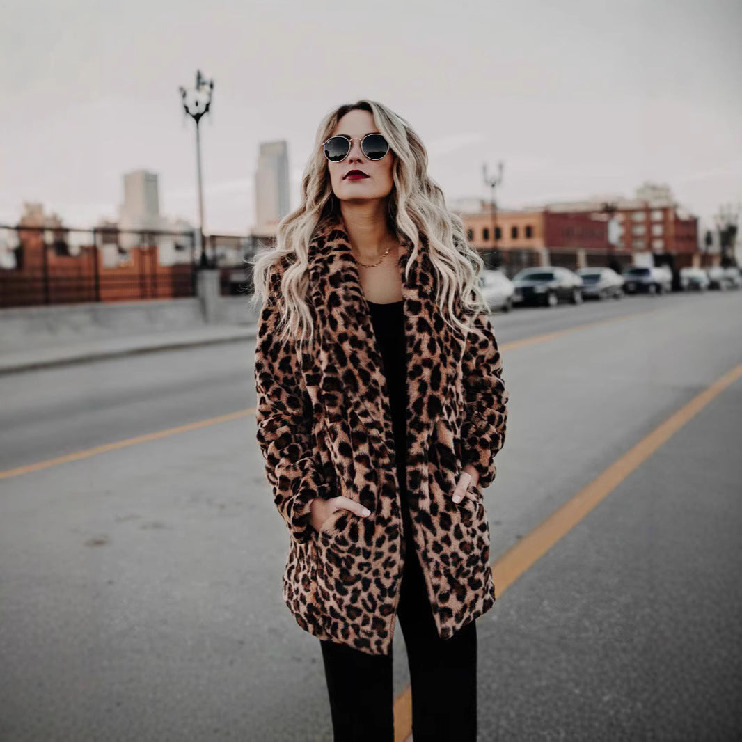 Damen Luxuriöser Kunstpelzmantel im exotischen Leopardenmuster Merchesia