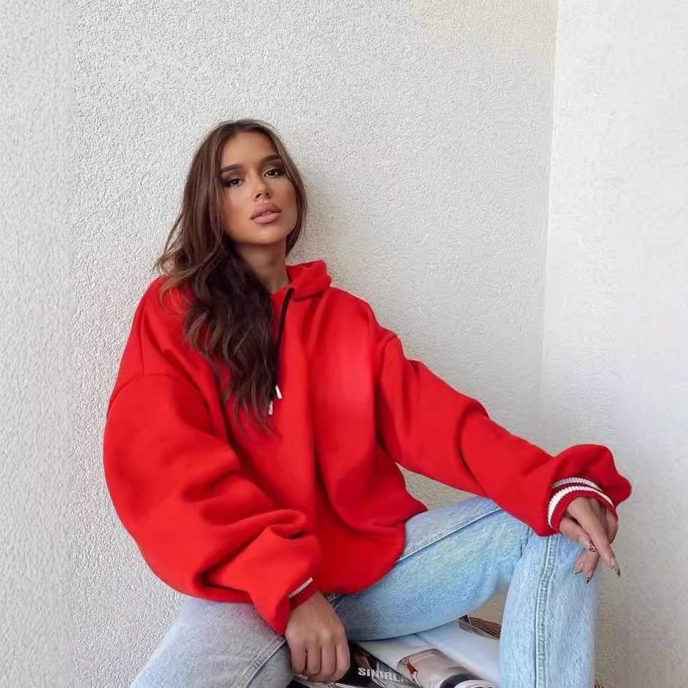 Damen Oversized Kapuzenpullover mit auffälligem Logo Merchesia