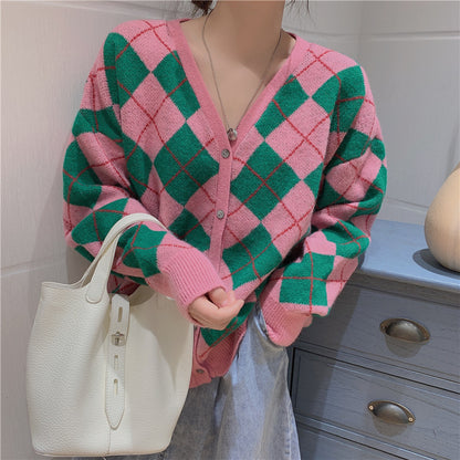 Damen Strickjacke mit modernem Rautenmuster und knöpfbarem Design Merchesia