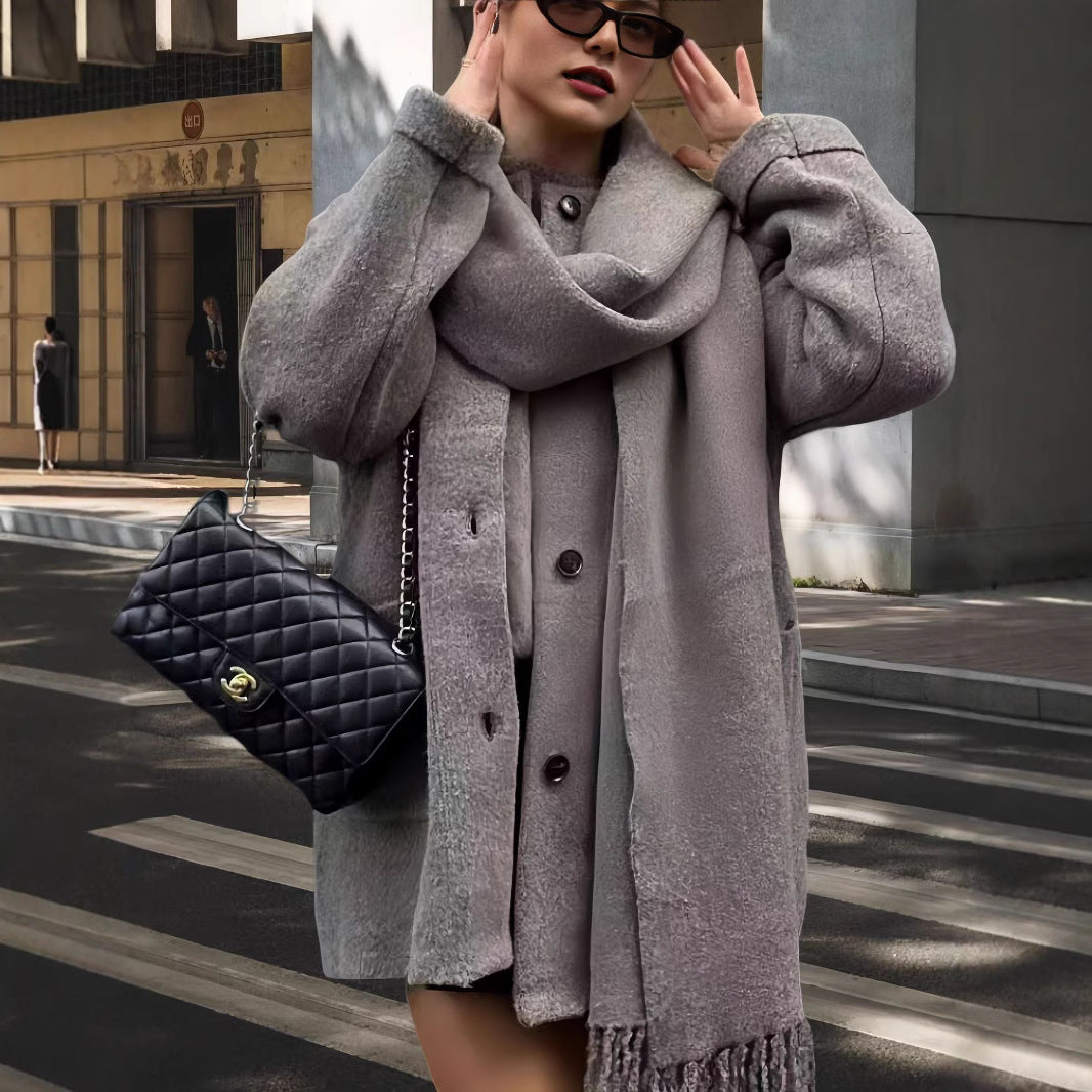 Damen elegante und warme Wickeljacke mit Schalkragen und Fransen Merchesia