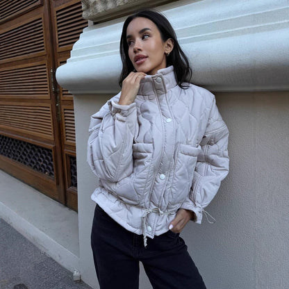 Damen gesteppte Übergangsjacke mit hohem Kragen und Tunnelzug Merchesia