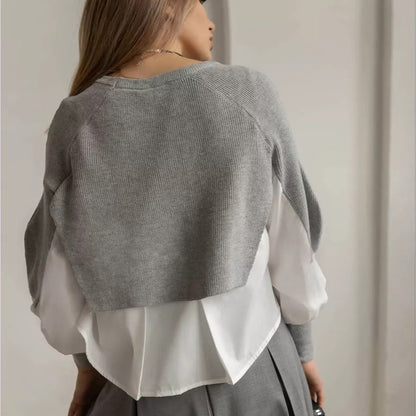 Damen modischer cropped Pullover mit innovativen Layering-Details Merchesia