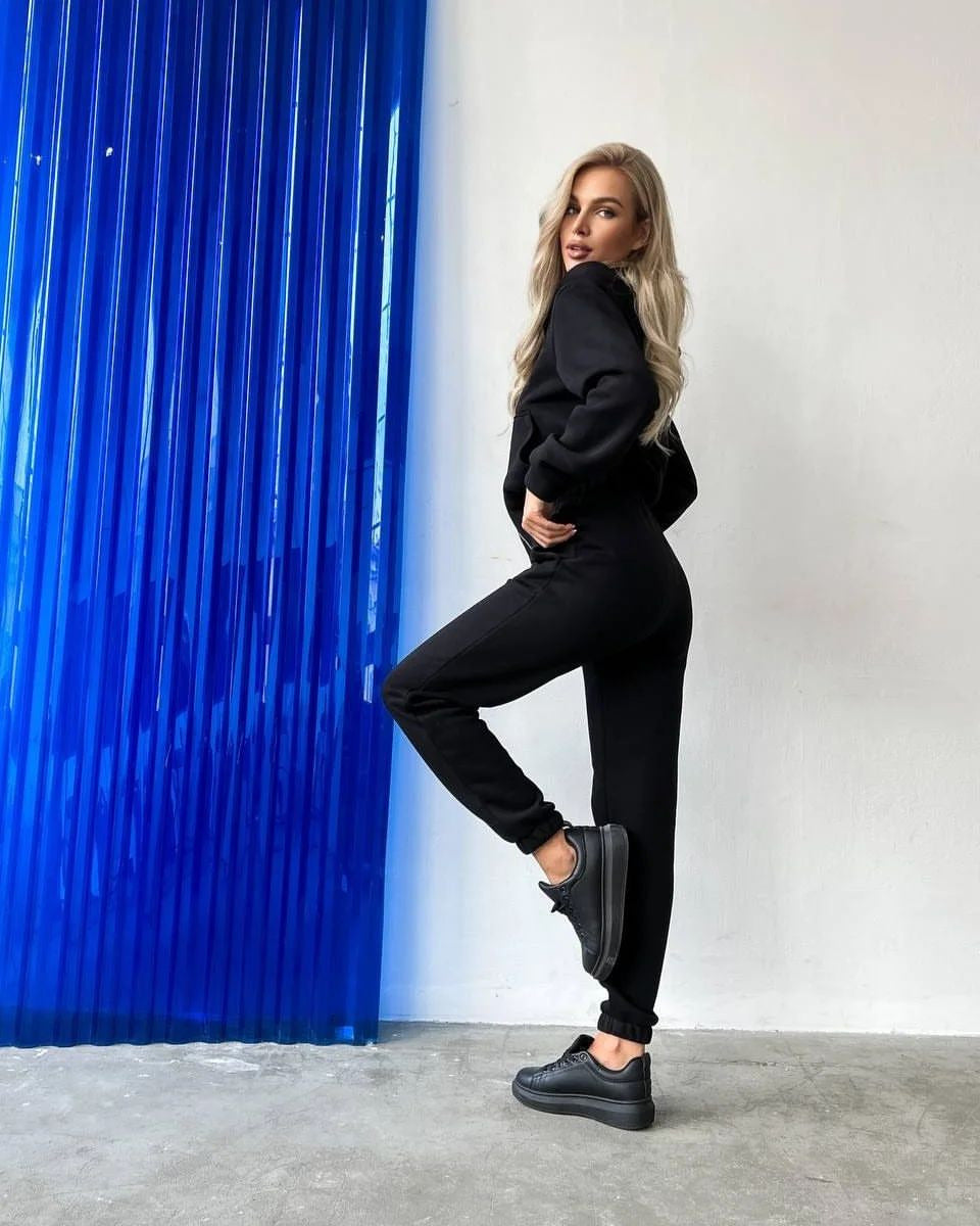 Damen modischer Hoodie mit schlanker Passform und praktischen Taschen Merchesia