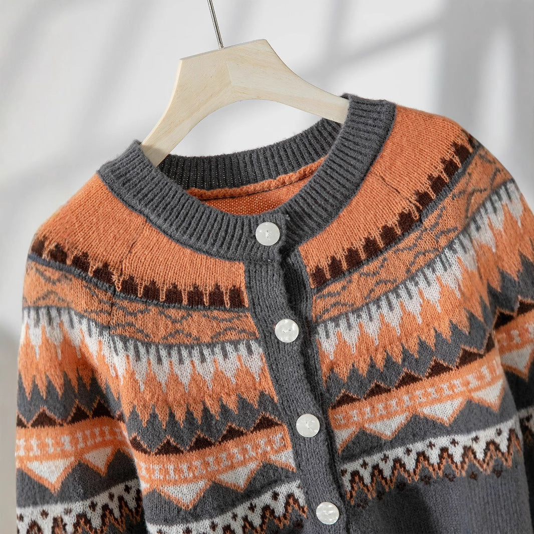 Damen Strickjacke mit aufwendigen geometrischen Mustern und nachhaltigem Material Merchesia