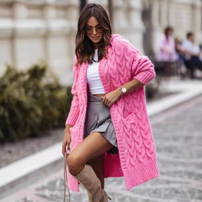 Damen Grobstrickkarte mit eleganter Maschenstruktur und praktischen Taschen Merchesia