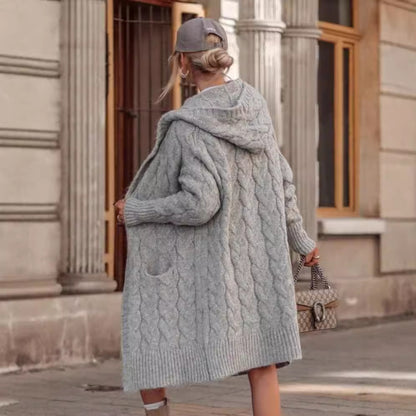 Damen Grobstrickkarte mit eleganter Maschenstruktur und praktischen Taschen Merchesia