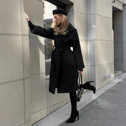 Damen Eleganter Übergangsmantel mit breitem Revers und Gürteldetail Merchesia