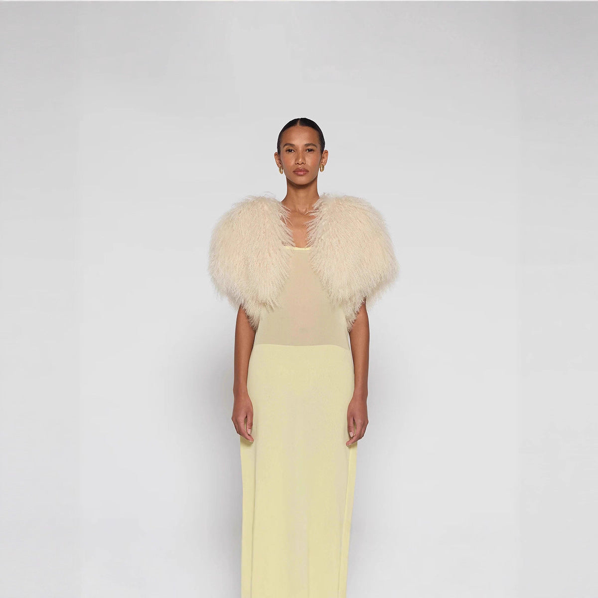 Damen Extravagante Kunstpelzjacke im Volumenstil Merchesia