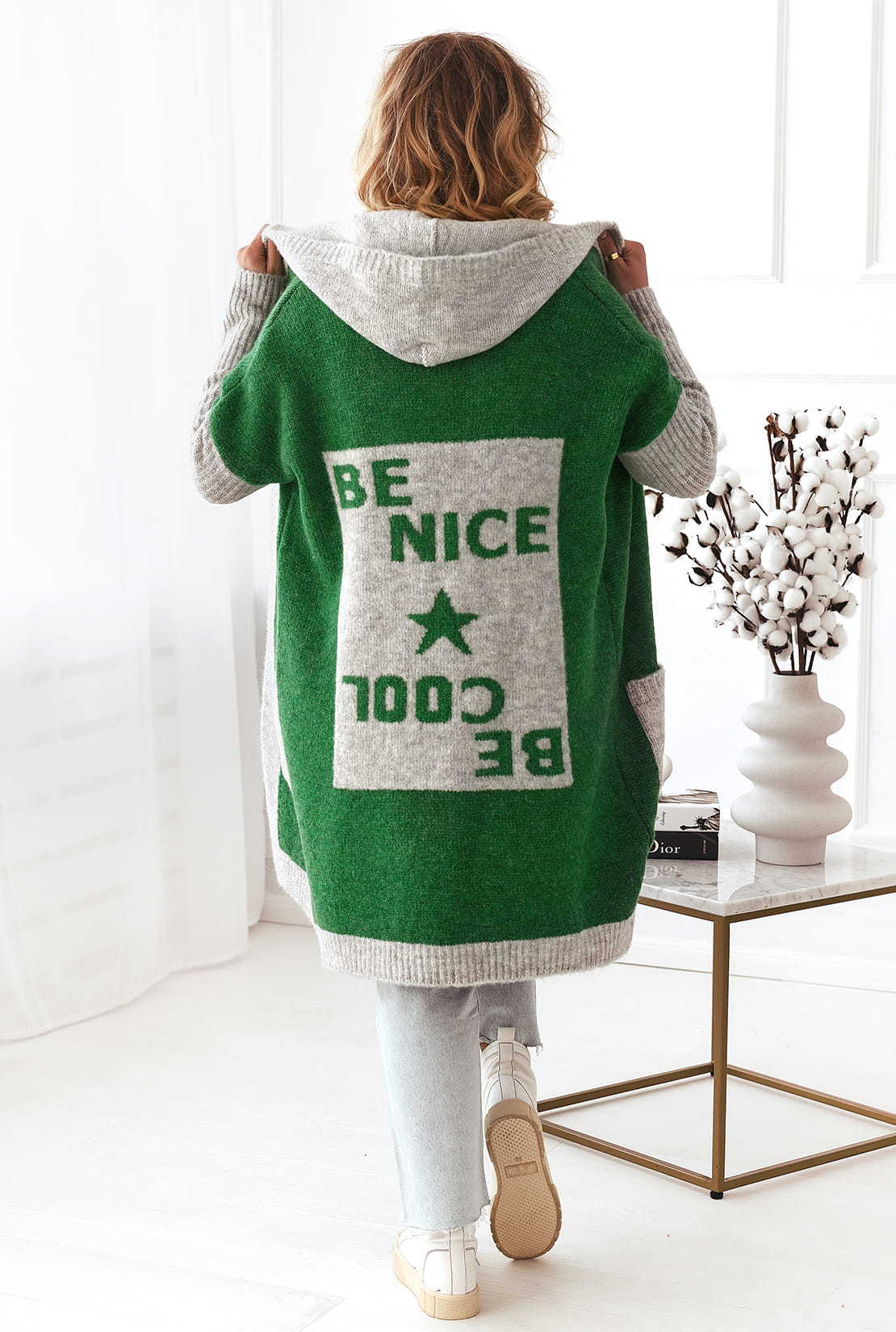 Damen Strickmantel mit Kapuze und modischem Farbblockdesign Merchesia