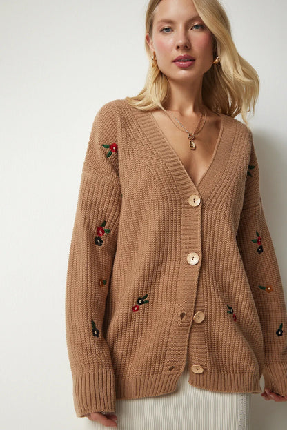 Damen Strickjacke mit floralem Stickdesign und komfortablem Schnitt Merchesia