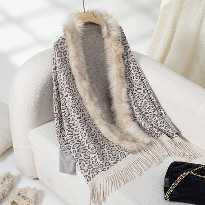 Damen eleganter Strickponcho mit luxuriösem Kunstfellkragen und fransigem Saum Merchesia