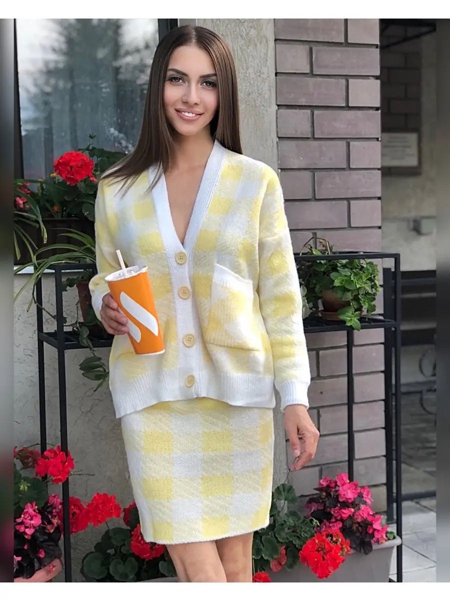 Damen Gemütliches Strickensemble mit Karomuster und praktischen Taschen Merchesia