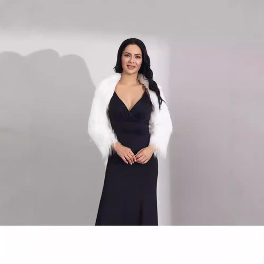 Damen Extravaganter Kunstpelzbolero mit elegantem Schnitt Merchesia
