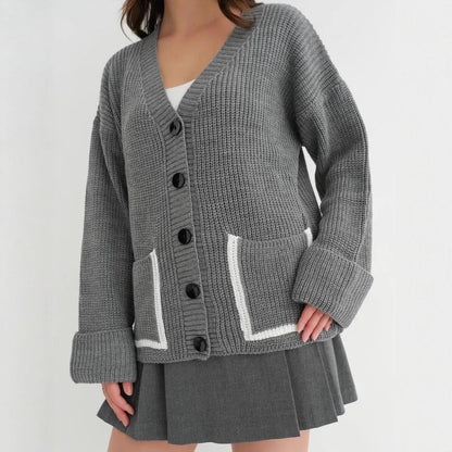 Damen Lässiger Strickcardigan mit tiefem V-Ausschnitt und praktischen Taschen Merchesia