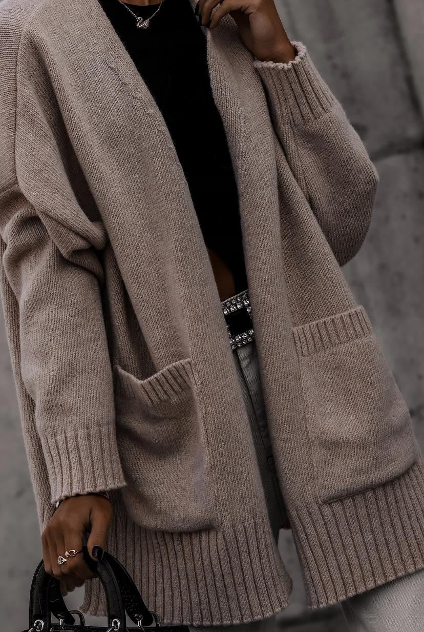 Damen gemütlicher Strickcardigan mit lässiger Silhouette und praktischen Taschen Merchesia