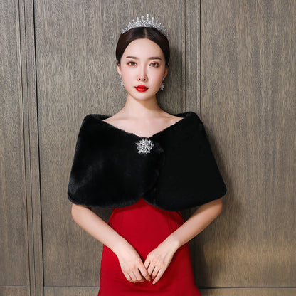 Damen eleganter und luxuriöser Umhang aus Kunstpelz Merchesia