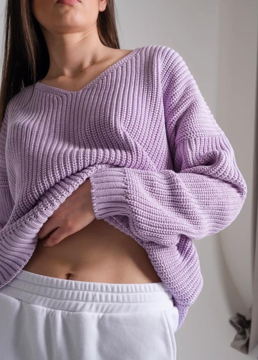 Damen lässiger Strickpullover mit tiefem V-Ausschnitt und seitlichen Schlitzen Merchesia