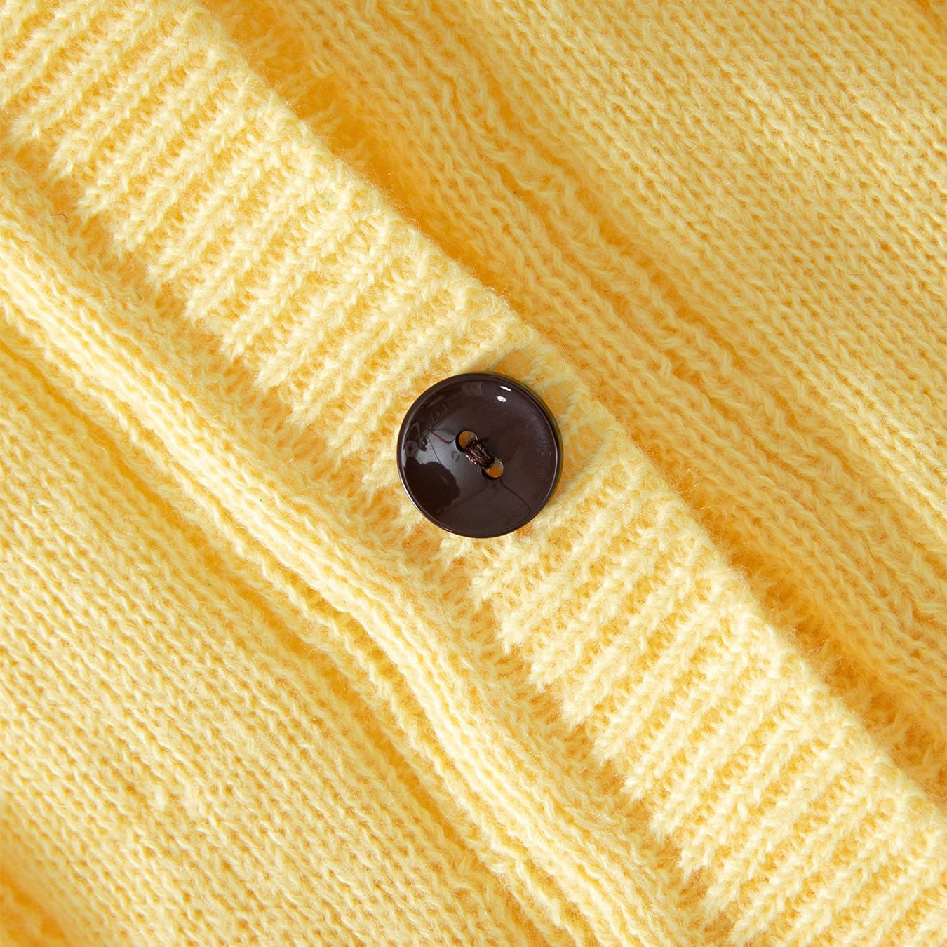 Damen Leichte Strickjacke mit hübschen Rüschendetails Merchesia