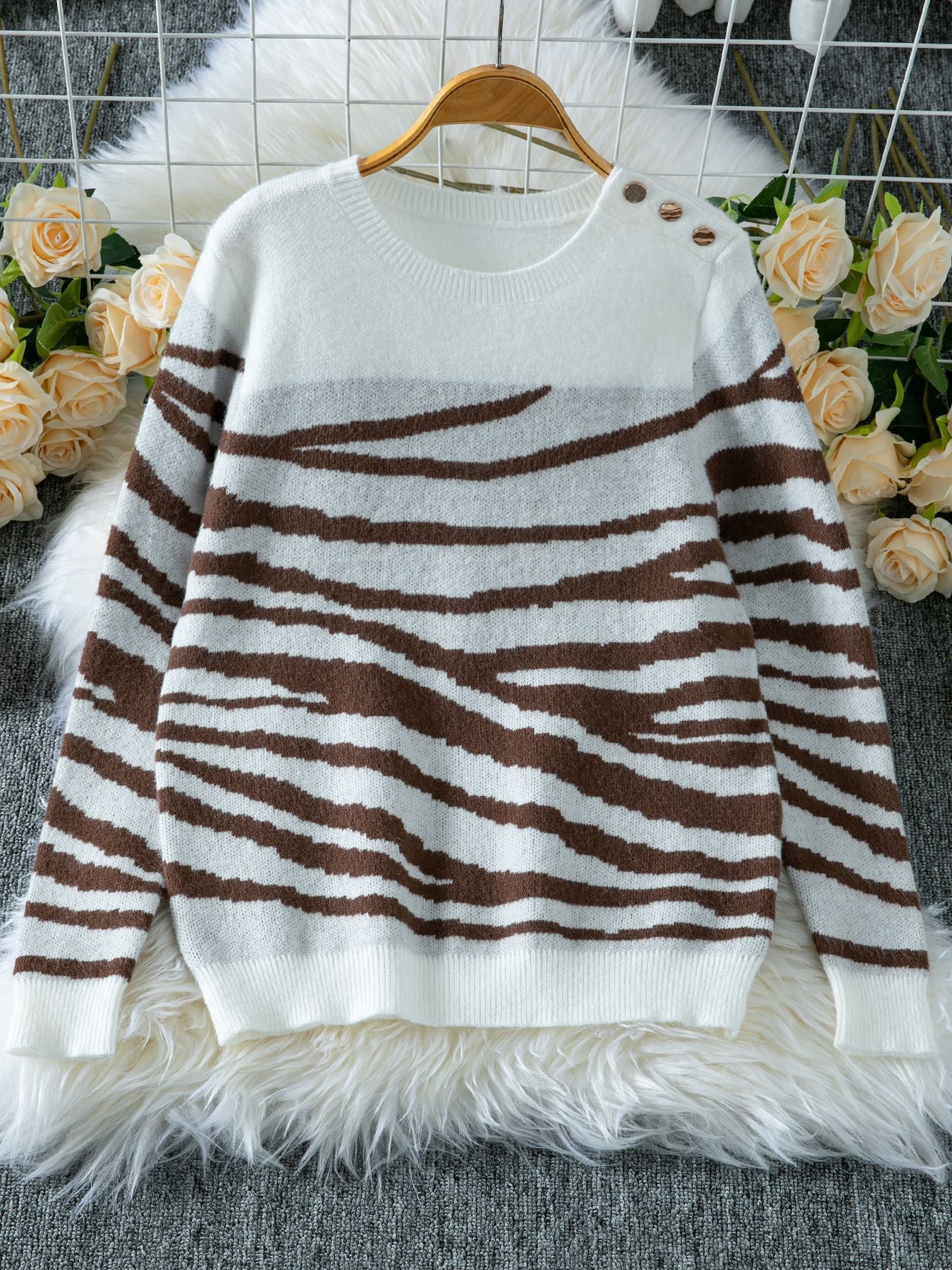 Damen gemütlicher Strickpullover mit modernem Zebrastreifen-Muster und komfortablem Schnitt Merchesia