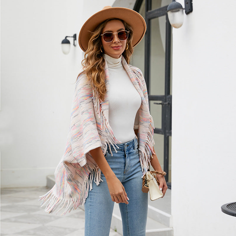 Damen Strickponcho mit luxuriösen Fransen und modernem Design Merchesia