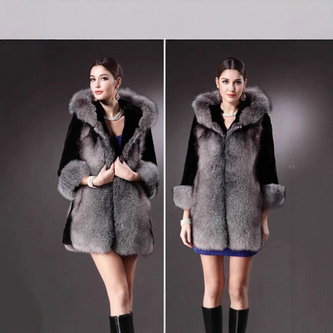 Damen Luxus Kunstpelzjacke mit Kapuze und dekorativen Details Merchesia