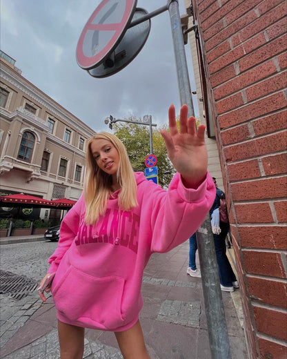 Damen Oversized Kapuzenpullover mit auffälligem Logo Merchesia